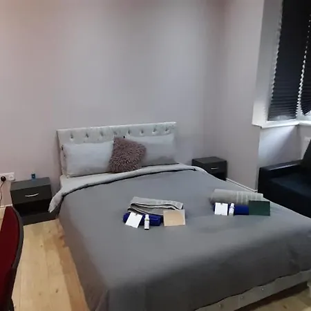 Comfy Fenia Stay London Exterior foto