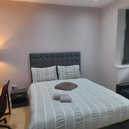 Comfy Fenia Stay London Exterior foto