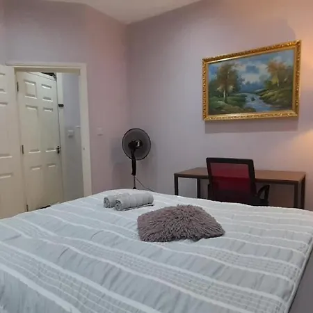 Comfy Fenia Stay London Exterior foto