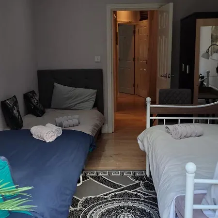 Comfy Fenia Stay London Exterior foto